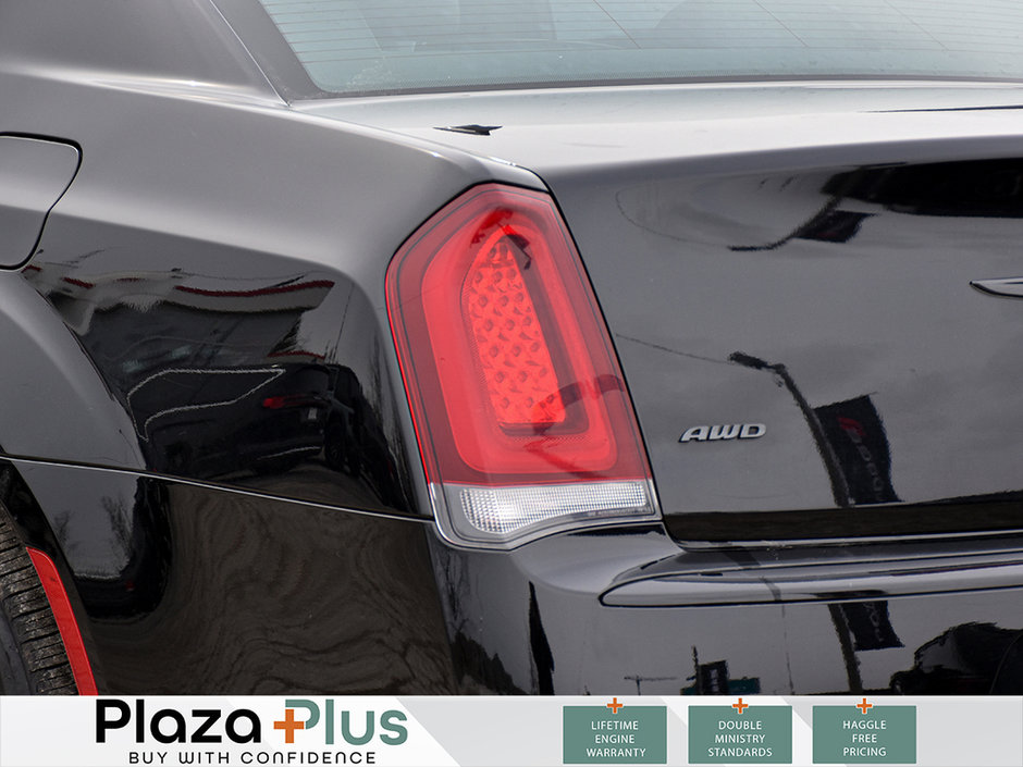 2022 Chrysler 300 Touring L-6