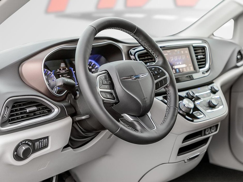 2024 Chrysler Grand Caravan SXT-10