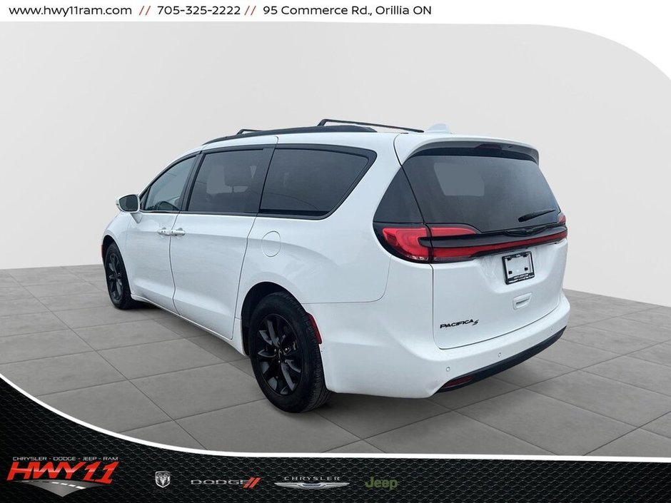 2022 Chrysler Pacifica TOURING L-3