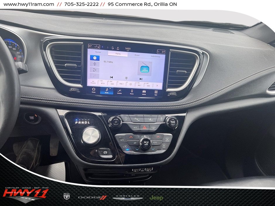 2022 Chrysler Pacifica TOURING L LOADED | APPLE CARPLAY | FINANCE ME