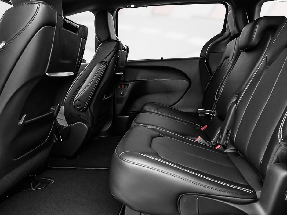 2026 Chrysler Pacifica SELECT-19