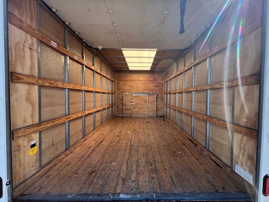 2023 Ford E-Series Cutaway BASE-9