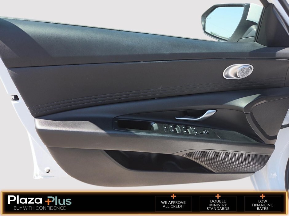 2025 Hyundai Elantra Preferred Preferred IVT
