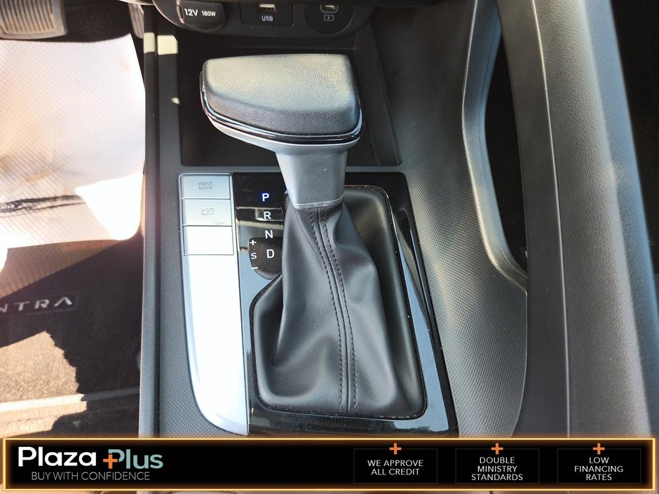 2025 Hyundai Elantra Preferred Preferred IVT