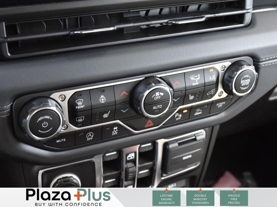 2025 Jeep Gladiator SPORT S-17