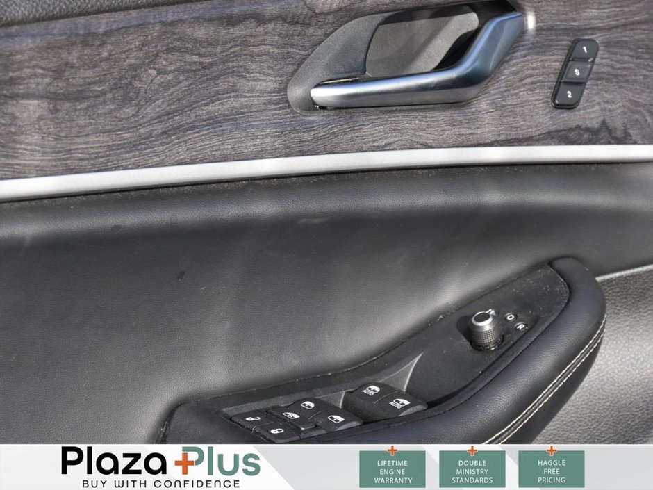 2022 Jeep Grand Cherokee Limited HEATED FRONT AND REAR SEATS/HEATED WHEEL/LEATHER/PREMIUM SOUND/APPLE CAR PLAY