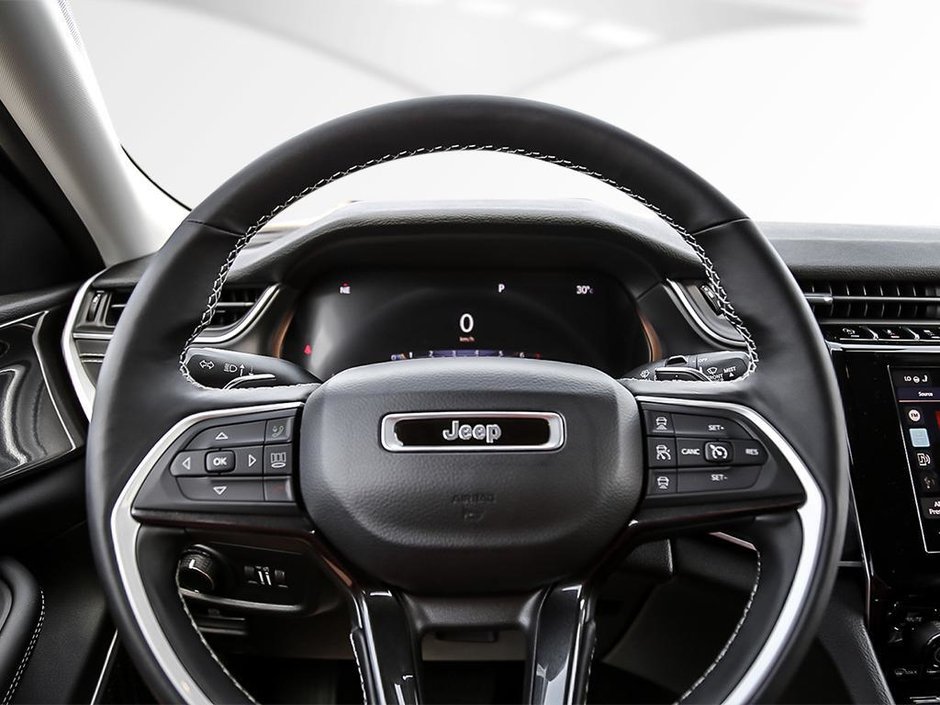 2025 Jeep Grand Cherokee LAREDO-10