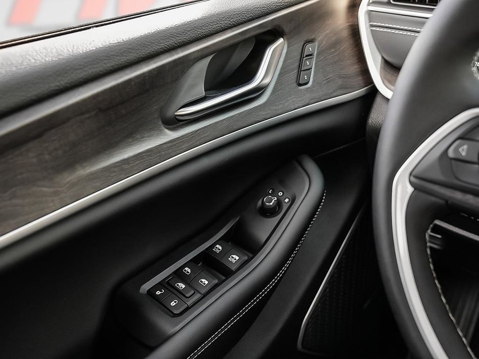 2025 Jeep Grand Cherokee LIMITED-14