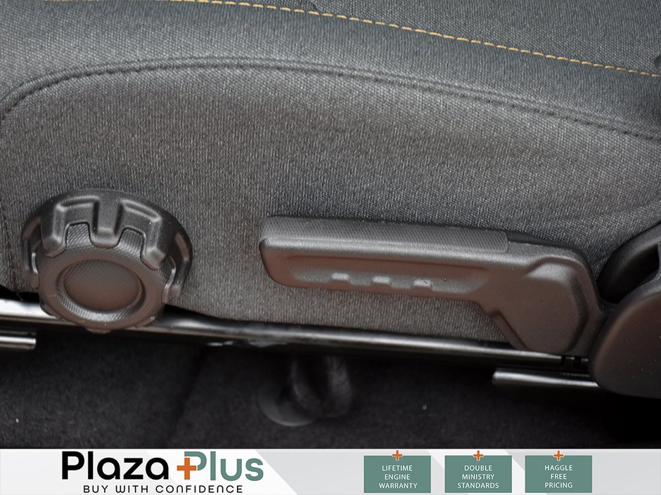 2025 Jeep Wrangler 4-Door SAHARA-12