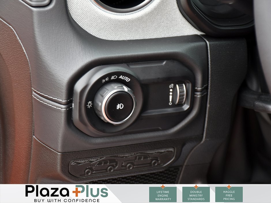 2025 Jeep Wrangler 4-Door SAHARA-11