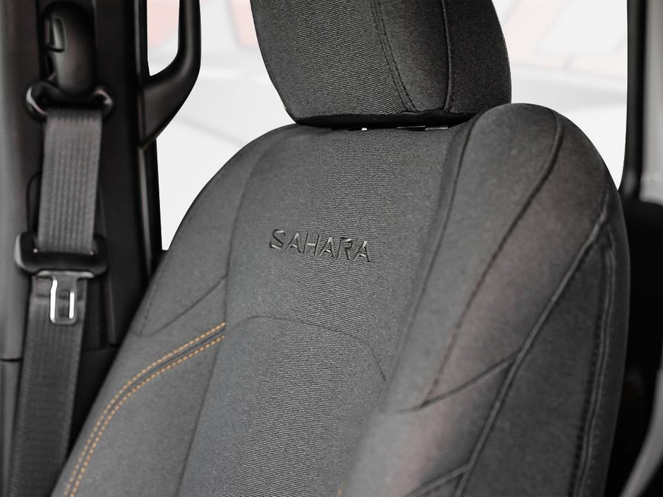 2025 Jeep Wrangler 4-Door SAHARA-16