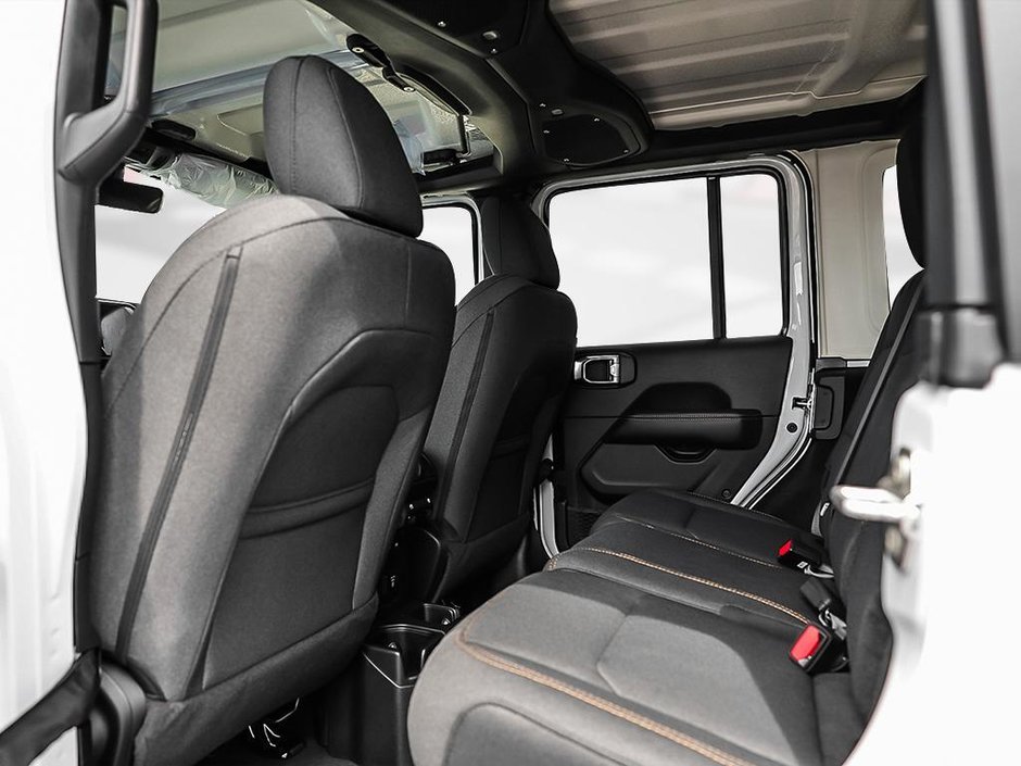 2025 Jeep Wrangler 4-Door SAHARA-17