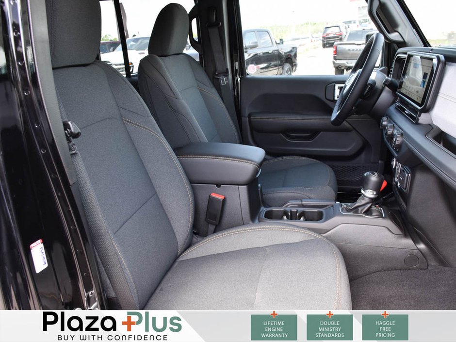 2025 Jeep Wrangler 4-Door SAHARA-21