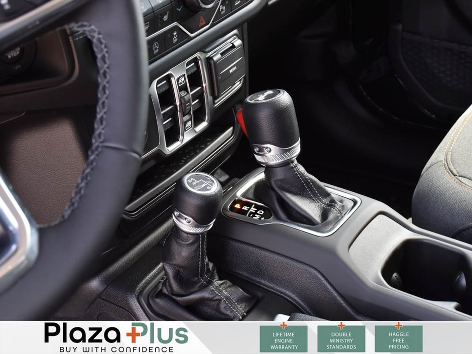 2025 Jeep Wrangler 4-Door SAHARA-16