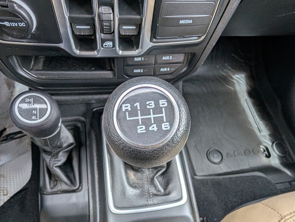 2023 Jeep Wrangler Willys-6