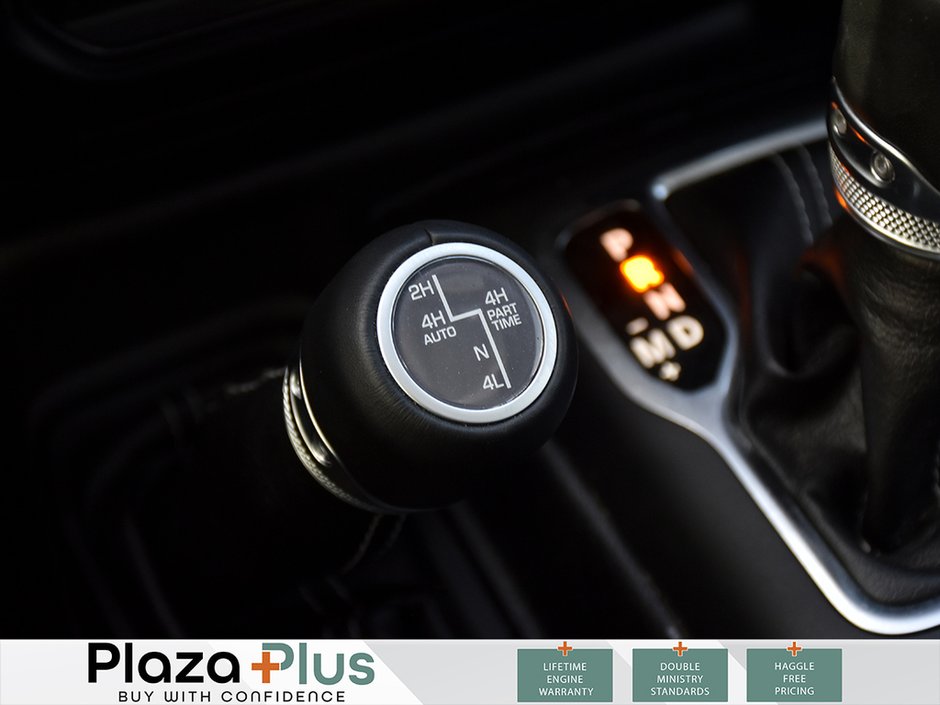 2023 Jeep Wrangler Sahara-19