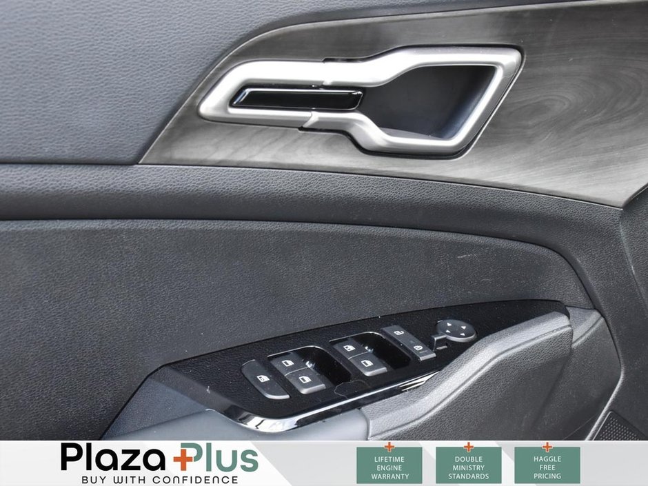 2024 Kia Sportage LX X-LINE PKG/LEATHER/SUNROOF/BACK UP CAMERA/FREE WINTER TIRES AND RIMS