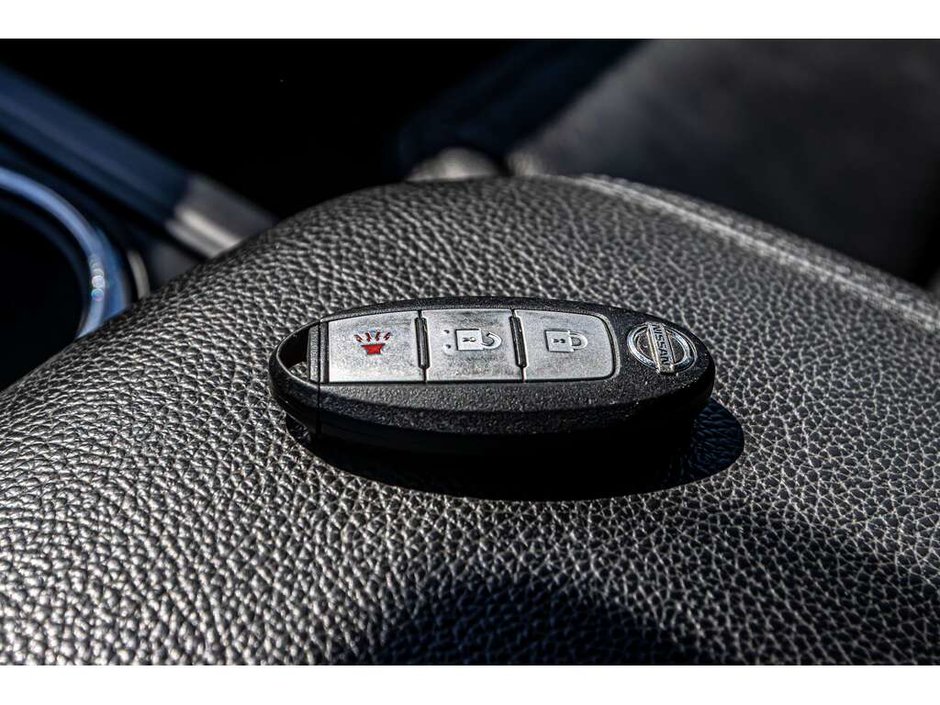 2018 Nissan Titan SV Midnight Edition 4x4 Crew Cab SV Midnight Edition
