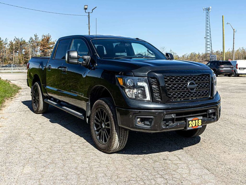 2018 Nissan Titan SV Midnight Edition 4x4 Crew Cab SV Midnight Edition