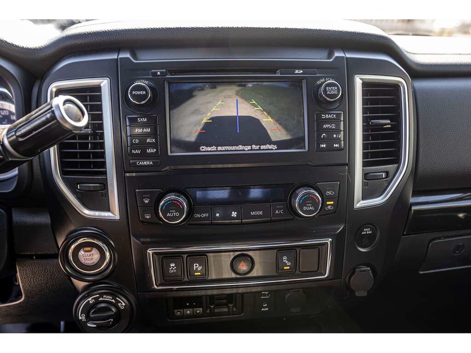 2018 Nissan Titan SV Midnight Edition 4x4 Crew Cab SV Midnight Edition
