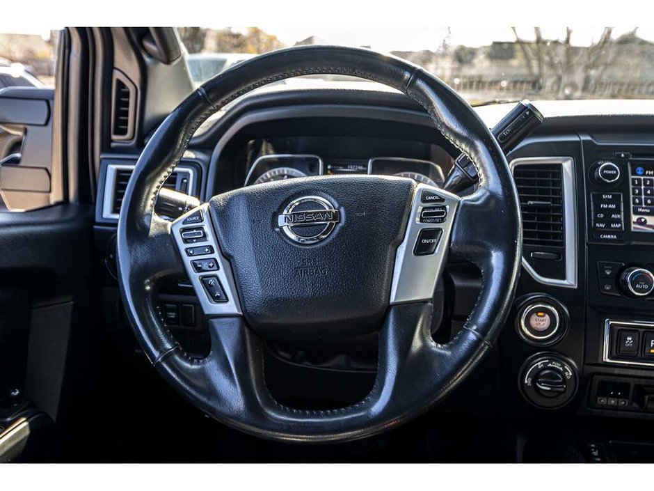 2018 Nissan Titan SV Midnight Edition 4x4 Crew Cab SV Midnight Edition
