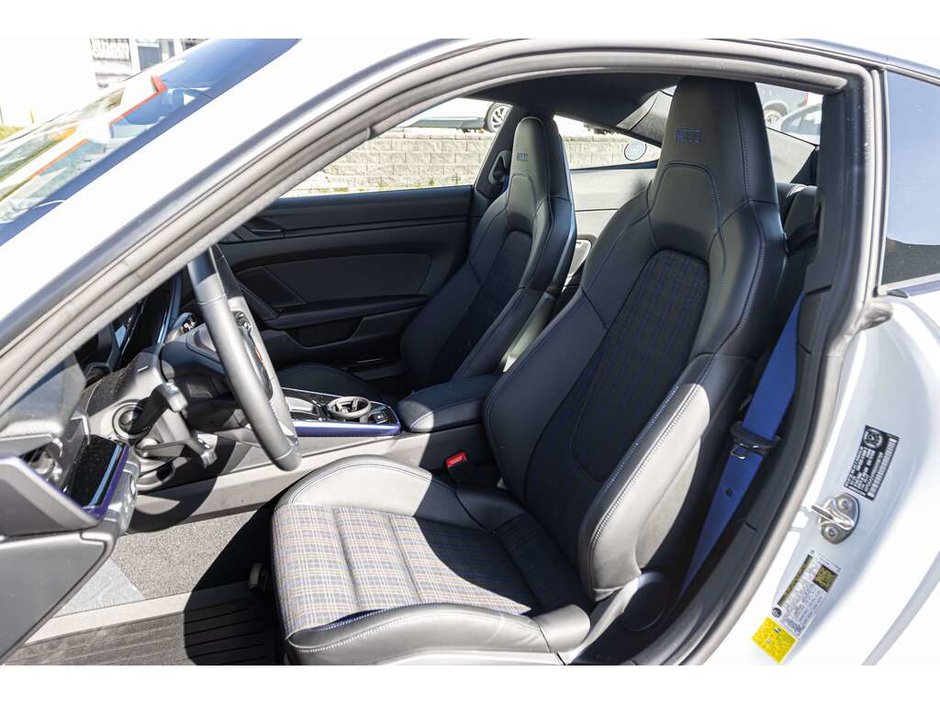 2025 Porsche 911 Carrera T T Interior Pkg in Gentian Blue/Bose Surround System/Lane Change Assist/Extended Fuel Tank(22.1 gal.)