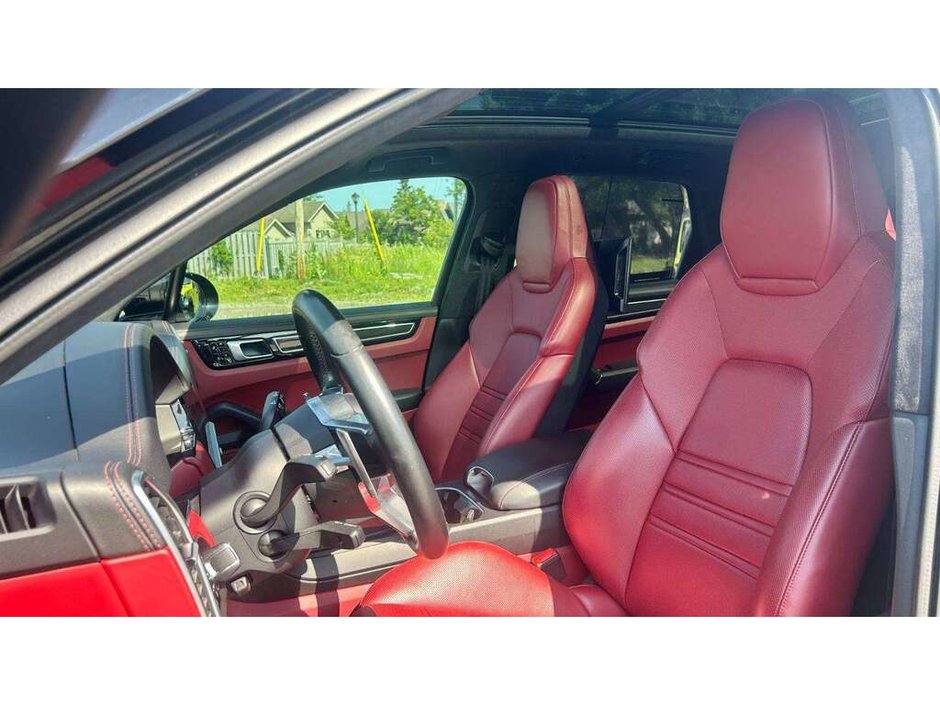2021 Porsche Cayenne GTS PREMIUM PLUS PKG/BORDEAUX RED INTERIOR/ASSITANCE PKG/REAR ENTERTAINMENT/SPORT CHRONO PKG