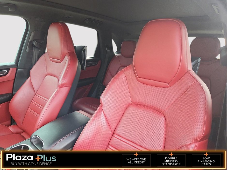 2021 Porsche Cayenne GTS PREMIUM PLUS PKG/BORDEAUX RED INTERIOR/ASSITANCE PKG/REAR ENTERTAINMENT/SPORT CHRONO PKG