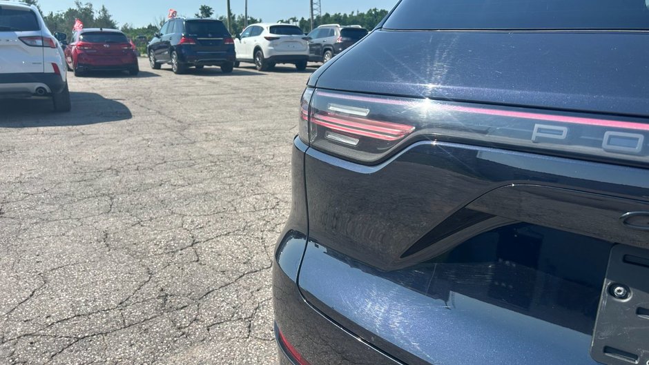 2021 Porsche Cayenne GTS PREMIUM PLUS PKG/BORDEAUX RED INTERIOR/ASSITANCE PKG/REAR ENTERTAINMENT/SPORT CHRONO PKG
