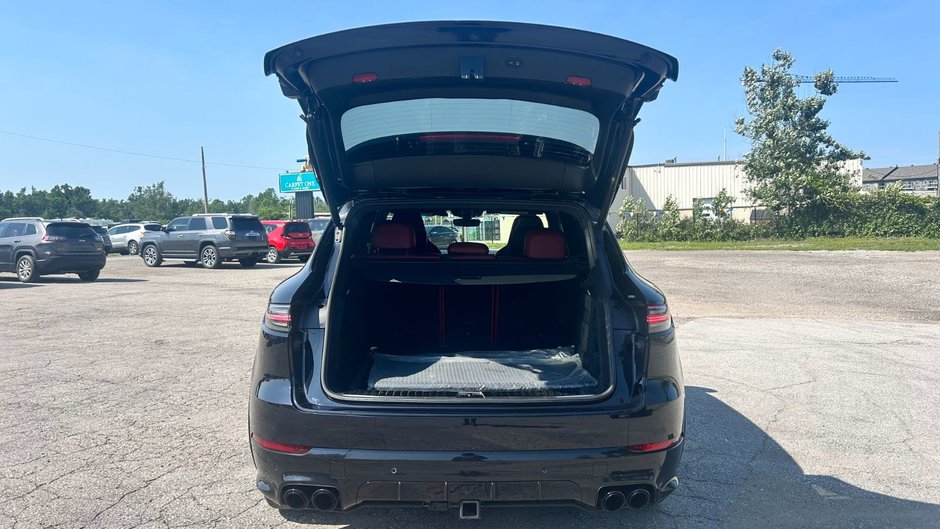 2021 Porsche Cayenne GTS PREMIUM PLUS PKG/BORDEAUX RED INTERIOR/ASSITANCE PKG/REAR ENTERTAINMENT/SPORT CHRONO PKG