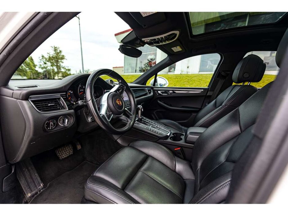 2018 Porsche Macan GTS GTS AWD   v3.0L TWIN - TURBO V6   360 HORSEPOWER