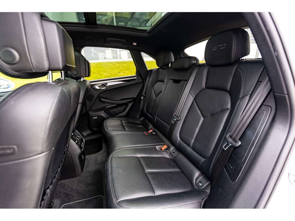 2018 Porsche Macan GTS GTS AWD   v3.0L TWIN - TURBO V6   360 HORSEPOWER