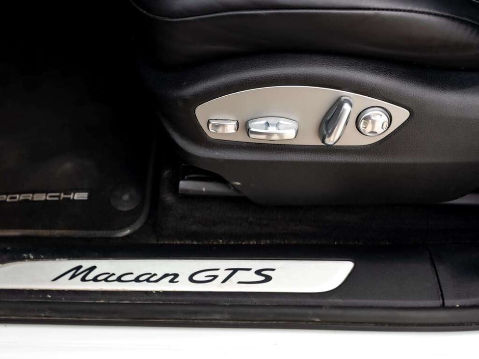 2018 Porsche Macan GTS GTS AWD   v3.0L TWIN - TURBO V6   360 HORSEPOWER