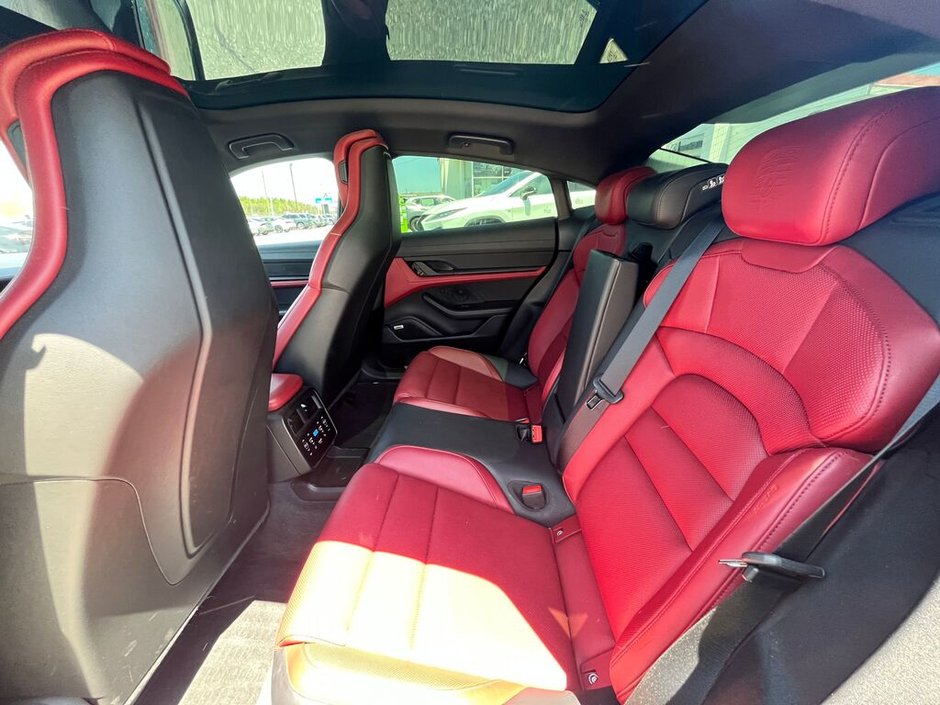 2020 Porsche Taycan 4S PREMIUM PKG/PERFORMANCE BATTERY/BORDEUX RED INTERIOR/PORSCHE INNO DRIVE WITH ADAPTIVE CRUISE/5-PASGR