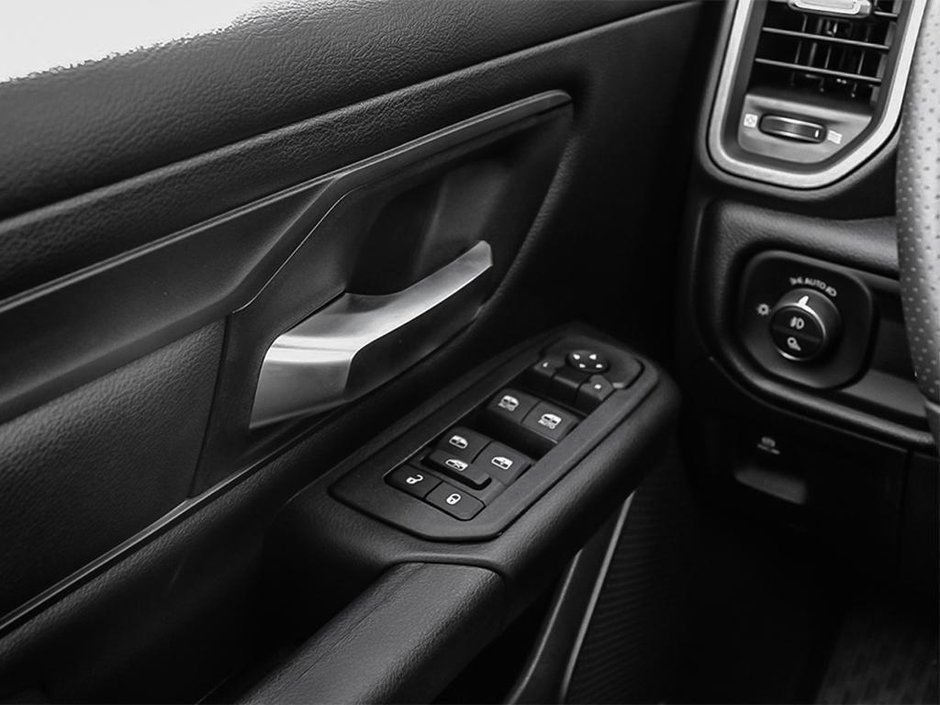 2025 Ram 1500 WARLOCK-14