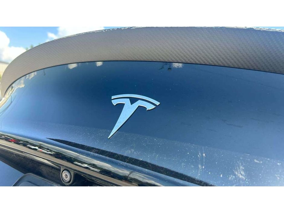 2022 Tesla Model 3 Performance PERFORMANCE   AWD   0–60 MPH IN ~3.1 SECONDS
