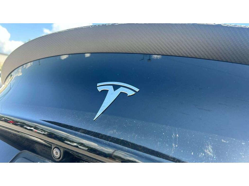 2022 Tesla Model 3 Performance PERFORMANCE   AWD   0–60 MPH IN ~3.1 SECONDS