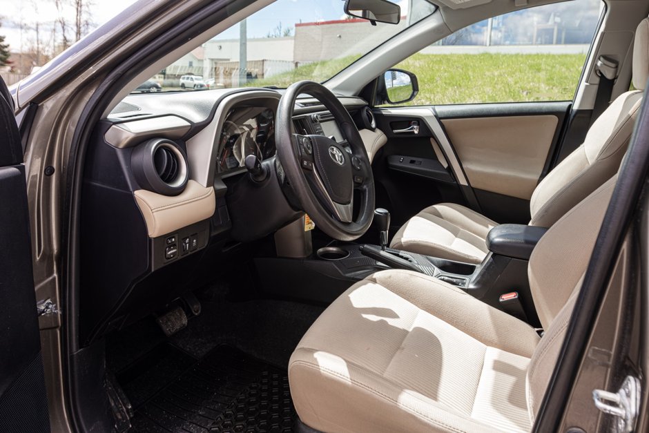 2014 Toyota RAV4 XLE FWD 4dr XLE