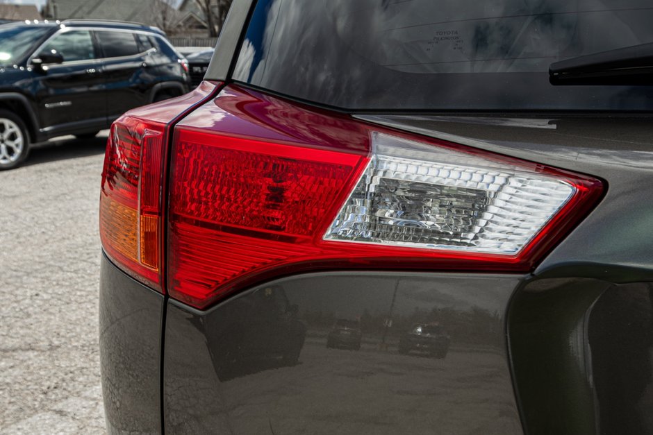 2014 Toyota RAV4 XLE FWD 4dr XLE
