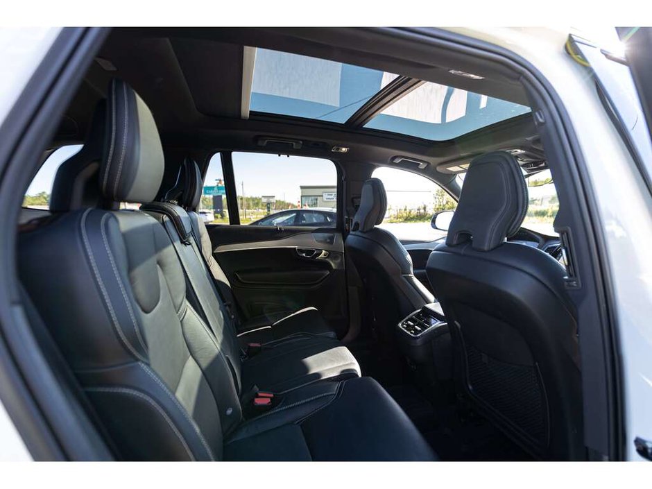 2022 Volvo XC90 R-Design R-DESIGN   TURBOCHARGED AND SUPERCHARGED   AWD