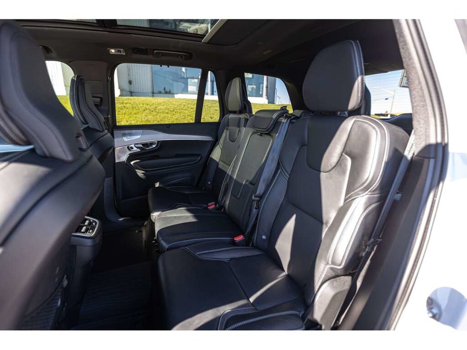 2022 Volvo XC90 R-Design R-DESIGN   TURBOCHARGED AND SUPERCHARGED   AWD