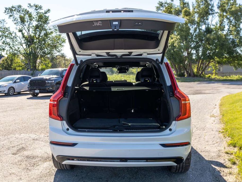 2022 Volvo XC90 R-Design R-DESIGN   TURBOCHARGED AND SUPERCHARGED   AWD