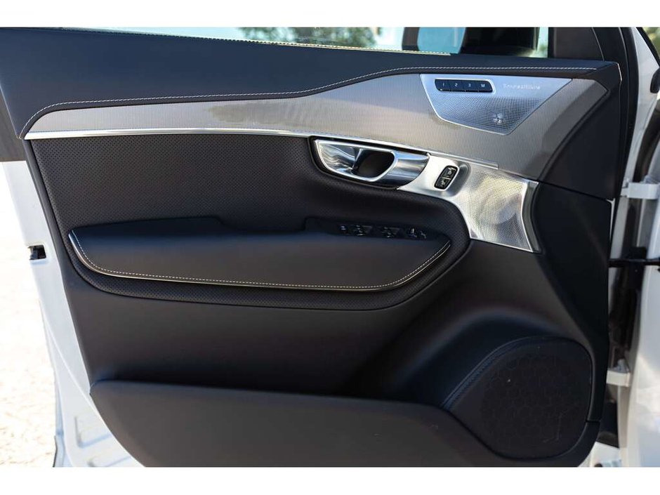 2022 Volvo XC90 R-Design R-DESIGN   TURBOCHARGED AND SUPERCHARGED   AWD