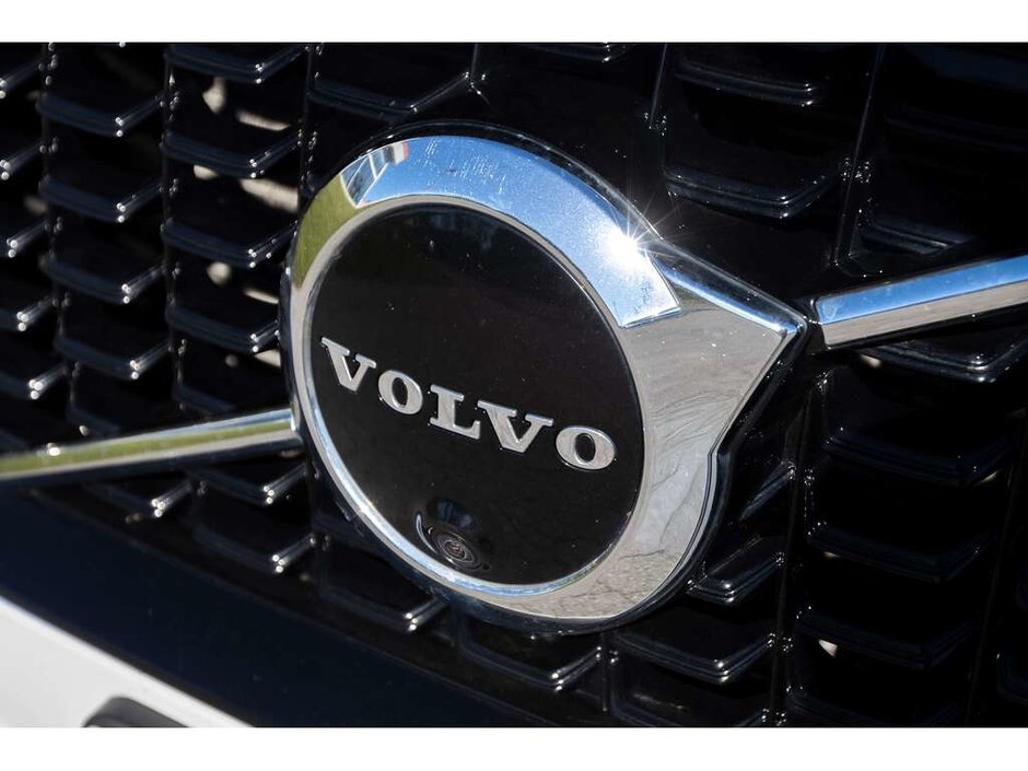 2022 Volvo XC90 R-Design R-DESIGN   TURBOCHARGED AND SUPERCHARGED   AWD