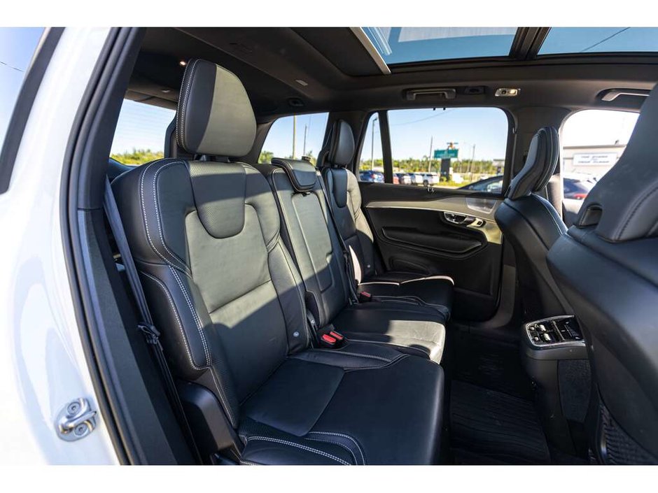 2022 Volvo XC90 R-Design R-DESIGN   TURBOCHARGED AND SUPERCHARGED   AWD