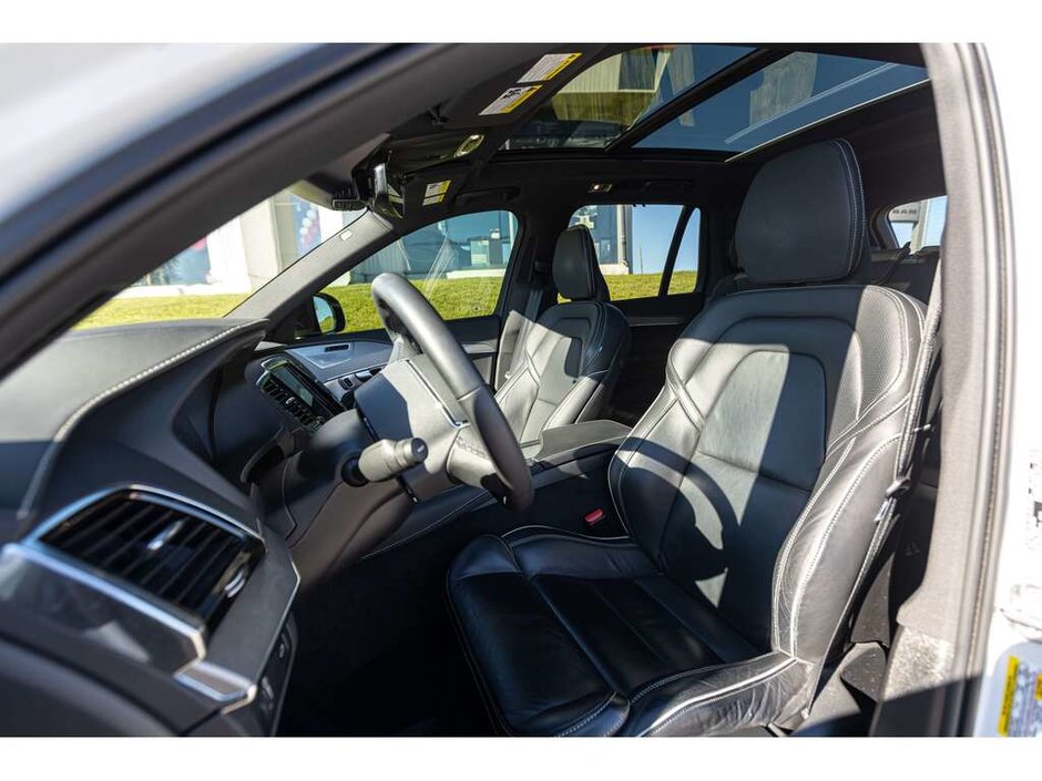 2022 Volvo XC90 R-Design R-DESIGN   TURBOCHARGED AND SUPERCHARGED   AWD