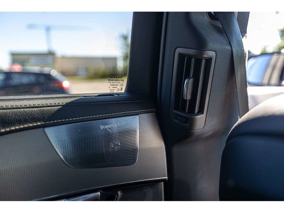 2022 Volvo XC90 R-Design R-DESIGN   TURBOCHARGED AND SUPERCHARGED   AWD