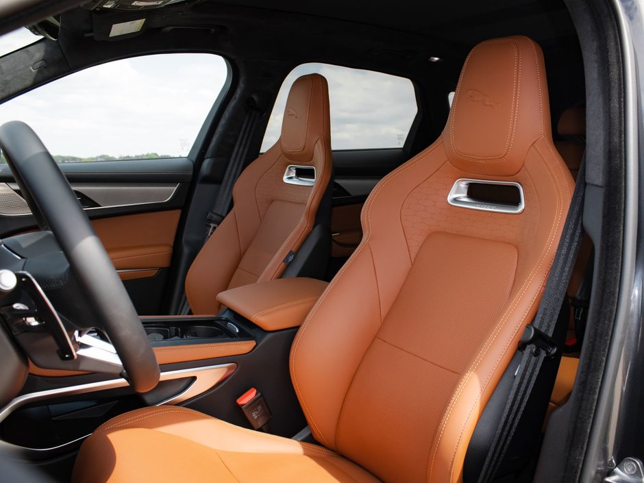 Jaguar F-PACE MHEV R-Dynamic S 2026-26