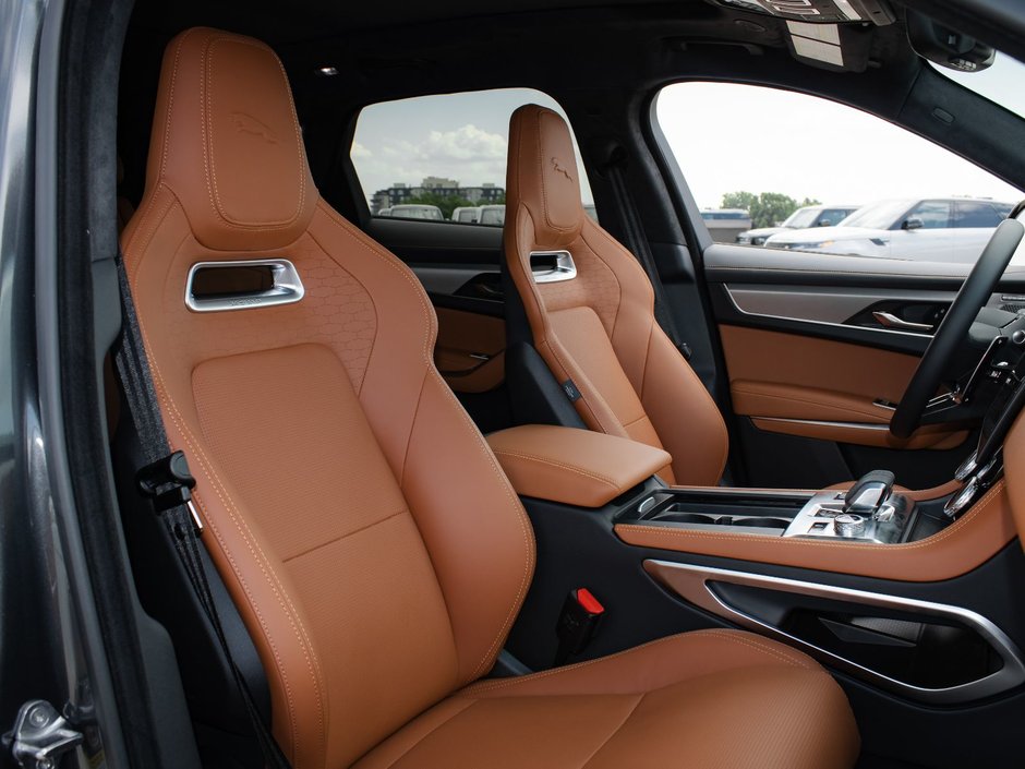 Jaguar F-PACE MHEV R-Dynamic S 2026-35