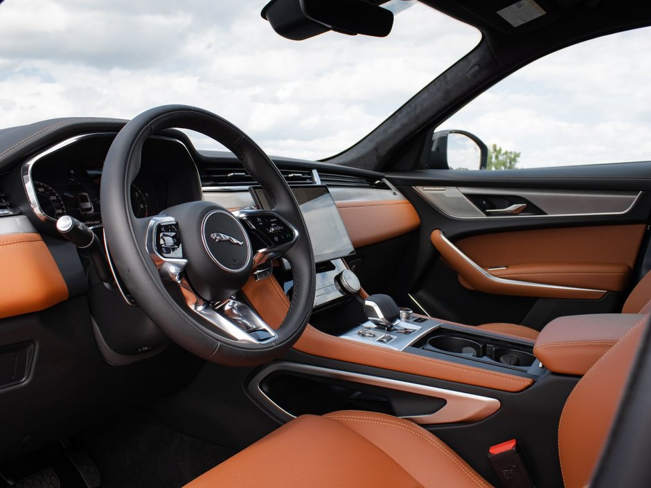 Jaguar F-PACE MHEV R-Dynamic S 2026-25